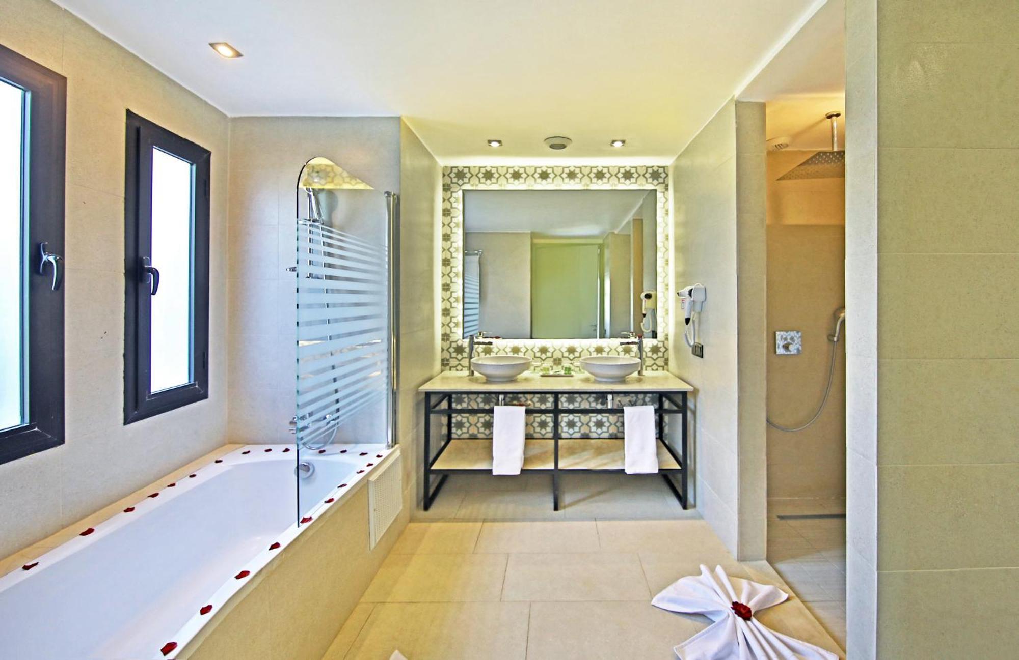 เกนซี คลับ อักดัล เมดินา ออล อินคลูซีฟ Hotel Lahebichate ภายนอก รูปภาพ Bathroom