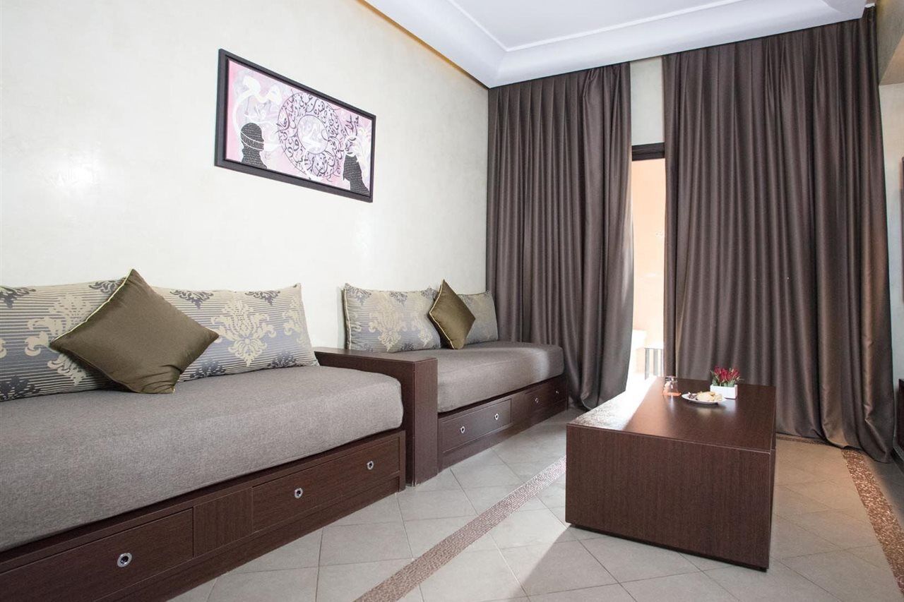 เกนซี คลับ อักดัล เมดินา ออล อินคลูซีฟ Hotel Lahebichate ภายนอก รูปภาพ A living room in a hotel
